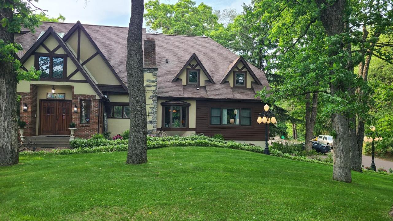 Otter Creek Eau Claire Altoona Bed & Breakfast Exterior photo